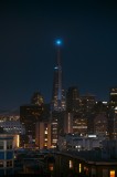 Tablou Canvas, "Piramida strălucitoare &icirc;n noapte liniștită", Oraș, Noapte, San Francisco, Lumină, Clădiri, Transamerica, Pătrat, Albastru, Cer, Turn,