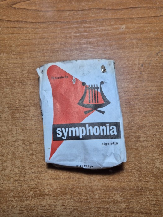 pachet de tigari symphonia - din anii '70 - '80 - nu contine tigari