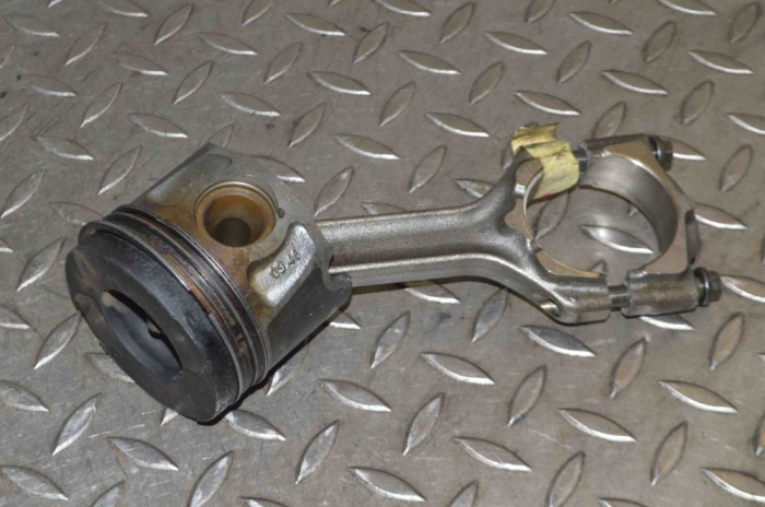 Piston OPEL INSIGNIA A G09 2012 OEM: fm1,gm664