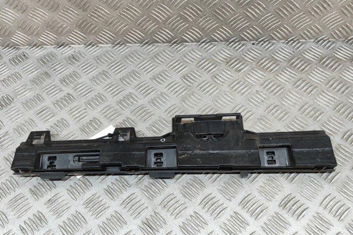 Suport prag lateral BMW 4 Coupe F32, F82 2014 OEM: 7285792 29482957