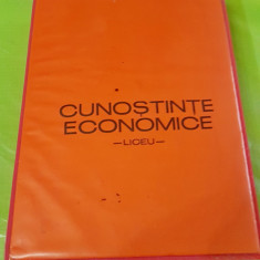F373-Album Diapozitive RSR-Cunostinte Economice Liceu.Total 120 buc. diapozitive