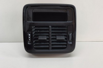 Gura de ventilație consola centrală PORSCHE Taycan 2021 OEM: 9J1819202C,9J1.819.202.C,9J1819202,9J1.819.202,9J1.858.415,9J1858415 | 23953232 foto