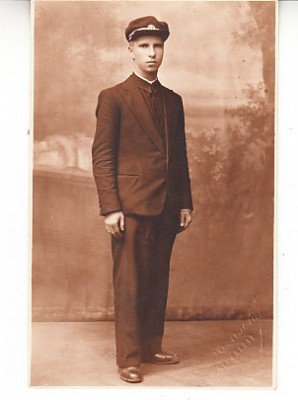 M1 F7 - FOTO - fotografie foarte veche - seminarist in uniforma - 1931 foto