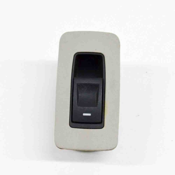 Buton geam ușă st&acirc;nga spate CHRYSLER 300 C LX 2006 OEM: P04602743AA,04602743AA | 14473453