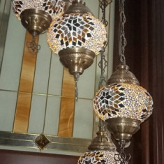 Elegant lampadar în stil oriental de dimensiuni impresionante