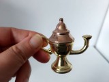 Figurina miniatura lampa lui Alladin, metal auriu, 6cm inaltime