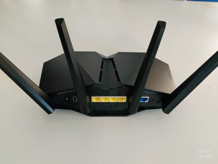 Router Asus RT-AX82U