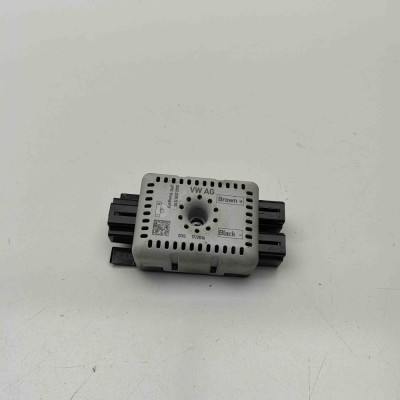 Amplificator de antena VW GOLF VII 5G1, BQ1, BE1, BE2 2017 OEM: 5Q0035570 foto