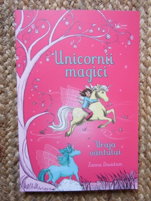 Zanna Davidson - Unicornii Magici, Vraja Vantului foto