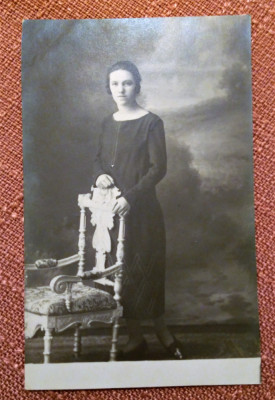 Portret de femeie - Fotografie tip carte postala datata 1925, Ramnicu Sarat foto