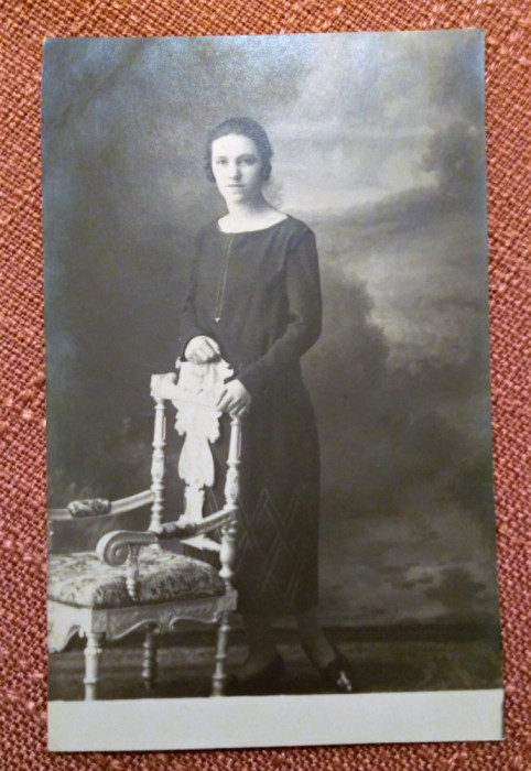Portret de femeie - Fotografie tip carte postala datata 1925, Ramnicu Sarat