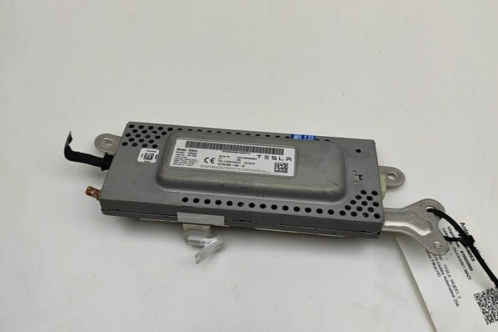 Alt modul de control TESLA MODEL 3 2019 OEM: 1079755-00-D 30484053