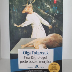 Poartă-ți plugul peste oasele morților, Olga Tokarczuk