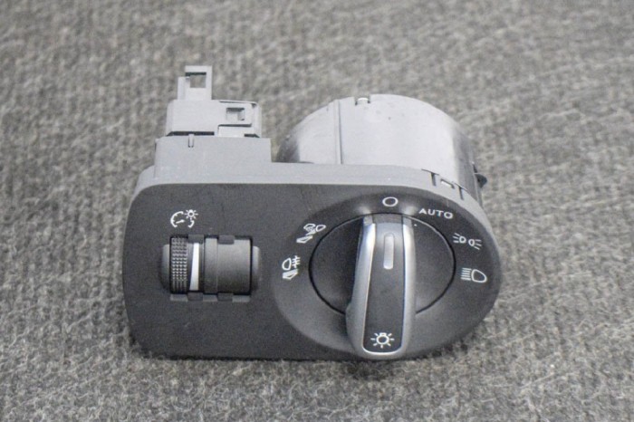 Modul de control comutator faruri AUDI Q3 8U 2017 OEM: 8X2941531AN,8P0919093 10948251