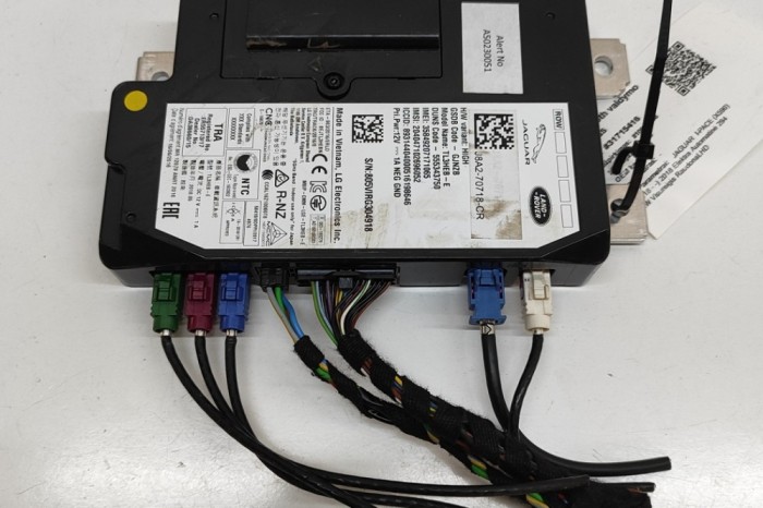 Modul de control Bluetooth JAGUAR I-PACE X590 2018 OEM: J8A2-70718-CR | 31715416