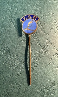 Insigna LAR Liniile Aeriene Romanesti varianta albastru deschis foto