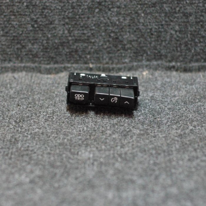 Comutator LEXUS NX _Z1_ 2015 OEM: 15D052 | 1837992