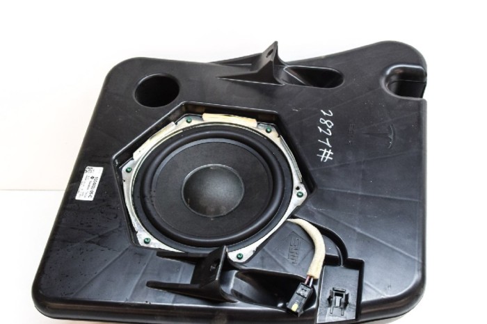 Subwoofer TESLA MODEL S 2015 OEM: 1004833-05-C | 11551086
