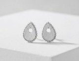 Cumpara ieftin Cercei din Argint 925 Matte Teardrop 18mm , Finisaj satinat E i detalii perlate etnice