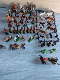 Lot 48 Figurine Vintage Indieni și Cowboy DDR / GDR + Țarc și Animale