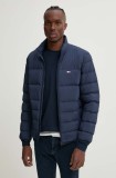 Tommy Jeans geaca de puf barbati, culoarea albastru marin, de tranzitie, DM0DM20686