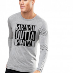 Bluza barbati gri cu text negru - Straight Outta Slatina - M