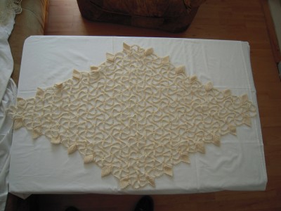 Macrame (mileu) de culoare bej (3) forma de romb, avand diagonalele de 100x65 cm foto