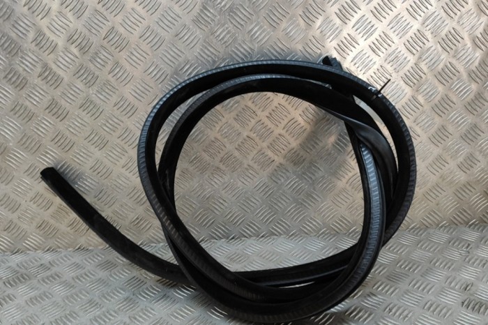 Garnitura ușă dreapta față LAND ROVER RANGE ROVER VELAR L560 2018 OEM: J8A2-20708-A | 24842076