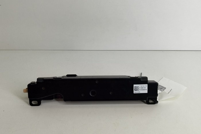 Amplificator de antena TESLA MODEL Y 2022 OEM: 1585601-00-E 23786514