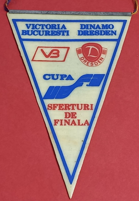 Fanion meci fotbal &quot;VICTORIA&quot; Bucuresti - DINAMO DRESDA (28.02.1989)