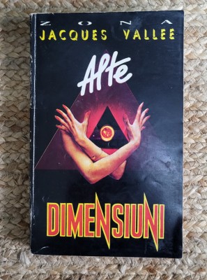 ALTE DIMENSIUNI-JAQUES VALLEE foto