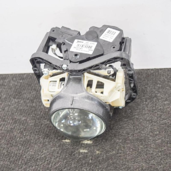 Proieitor suplimentar dreapta față VOLVO V60 2011 OEM: 8903833789207381 4196942