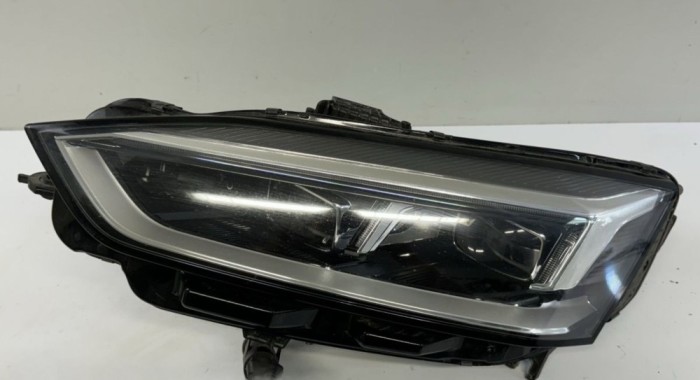 Audi S5 F5 Headlight/headlamp 8W6941035E