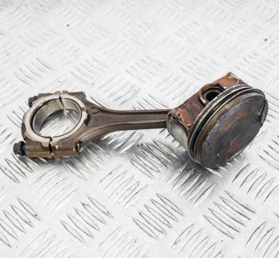 Piston LEXUS CT ZWA10_ 2014 OEM: 13101-3712013201-09A30 foto