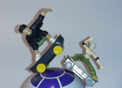 Figurine 3-4 cm skateboard hot wheels Mc Donalds magnetice roti mobile C12 foto