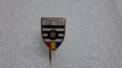 insigna aniversara Progresul Timisoara foto