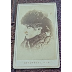 Fotografie femeie cu palarie, tip CDV