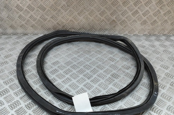 Garnitura ușă st&acirc;nga spate VW ID.4 E21 2021 OEM: 11A867913B | 28660338