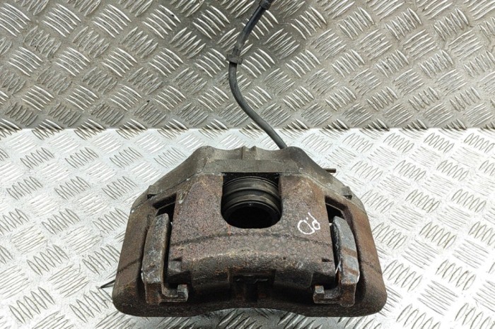 Etrier de fr&acirc;nă dreapta față AUDI A4 Cabrio 8H7, B6, 8HE, B7 2009 OEM: 4E0615124A 27501781