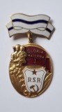 Insigna Gloria Materna cls I , aurita, model RSR , stare impecabila, acul original. Piesa rara