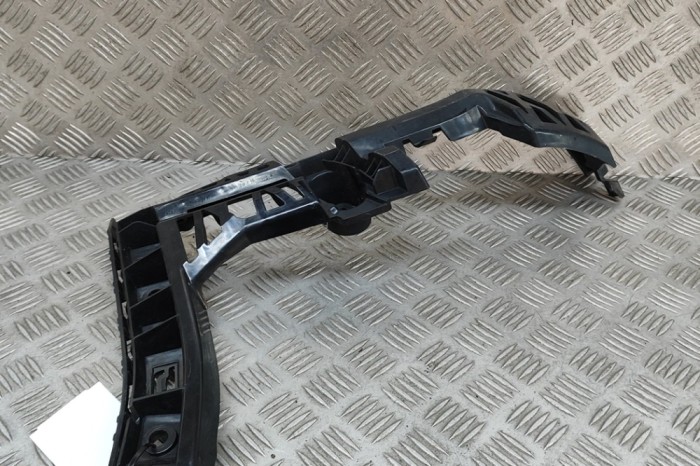 Suport bara de protecție dreapta spate MERCEDES-BENZ A W177 2019 OEM: A1778850800 28516307