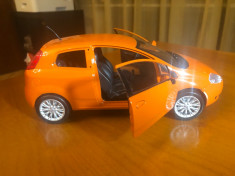 Ma?ini ma?ina de colec?ie machete macheta FIAT GRANDE PUNTO 1:18 foto