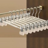 Set 10 umerase cu clips pentru pantaloni, din otel, dimensiuni 31 x 13 cm, crem