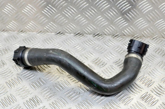 Furtun radiator răcire dreapta BMW 2 Cabrio F23 2016 OEM: 7596838 13727689