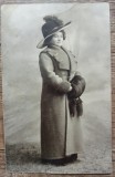 Doamna cu palarie// foto tip CP 1912
