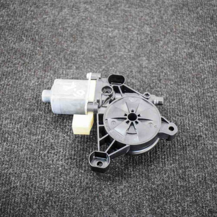 Motor macara geam ușă st&acirc;nga spate VW TIGUAN AD1 2017 OEM: 5Q0959801A0130822715 3675950