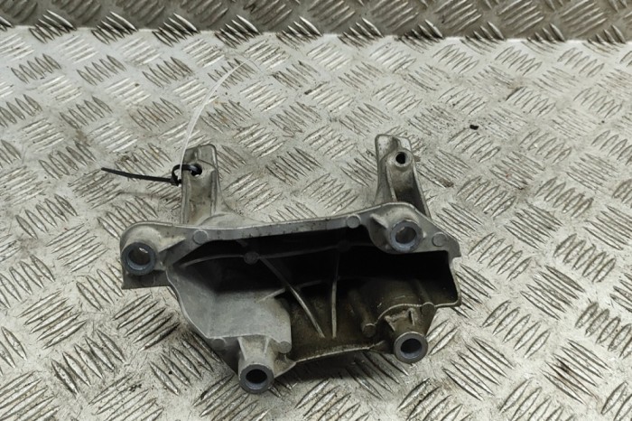 Suport motor dreapta PORSCHE PANAMERA 971 2018 OEM: 971199308,971.199.308 30484437