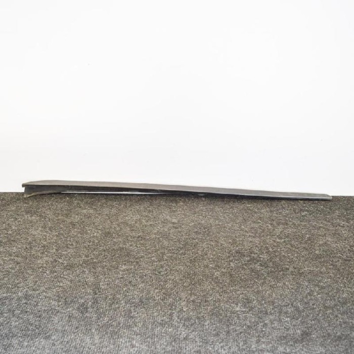 Ornament vertical parbriz dreapta VW PASSAT Variant B8 3G5 2016 OEM: 3G0854328 | 4117088