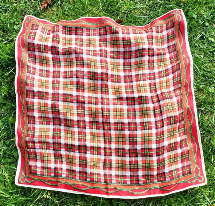 Batic / esarfa, matase, 66cmx 66cm