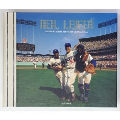 NEIL LEIFER - BALLET IN DIRT : THE GOLDEN AGE OF BASEBALL , EDITIE DE LUX , SEMNATURA OLOGRAFA A AUTORULUI , EXEMPLAR NR. 902 DIN 1000 , 2007